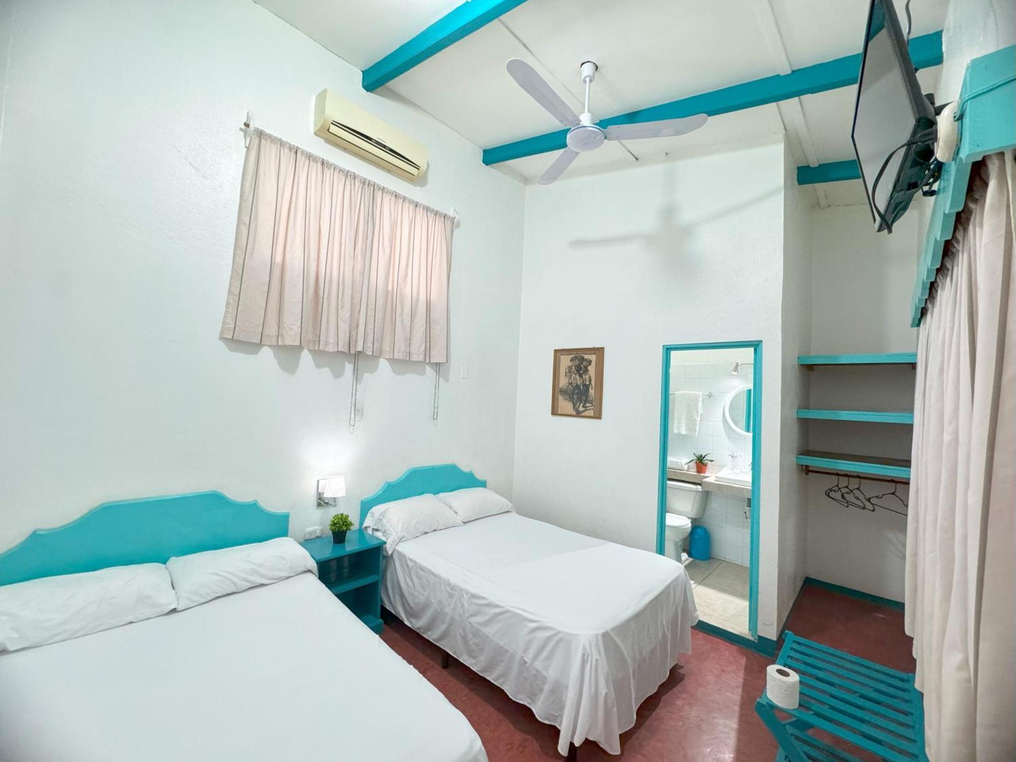 Hotel Petenchel Flores Εξωτερικό φωτογραφία