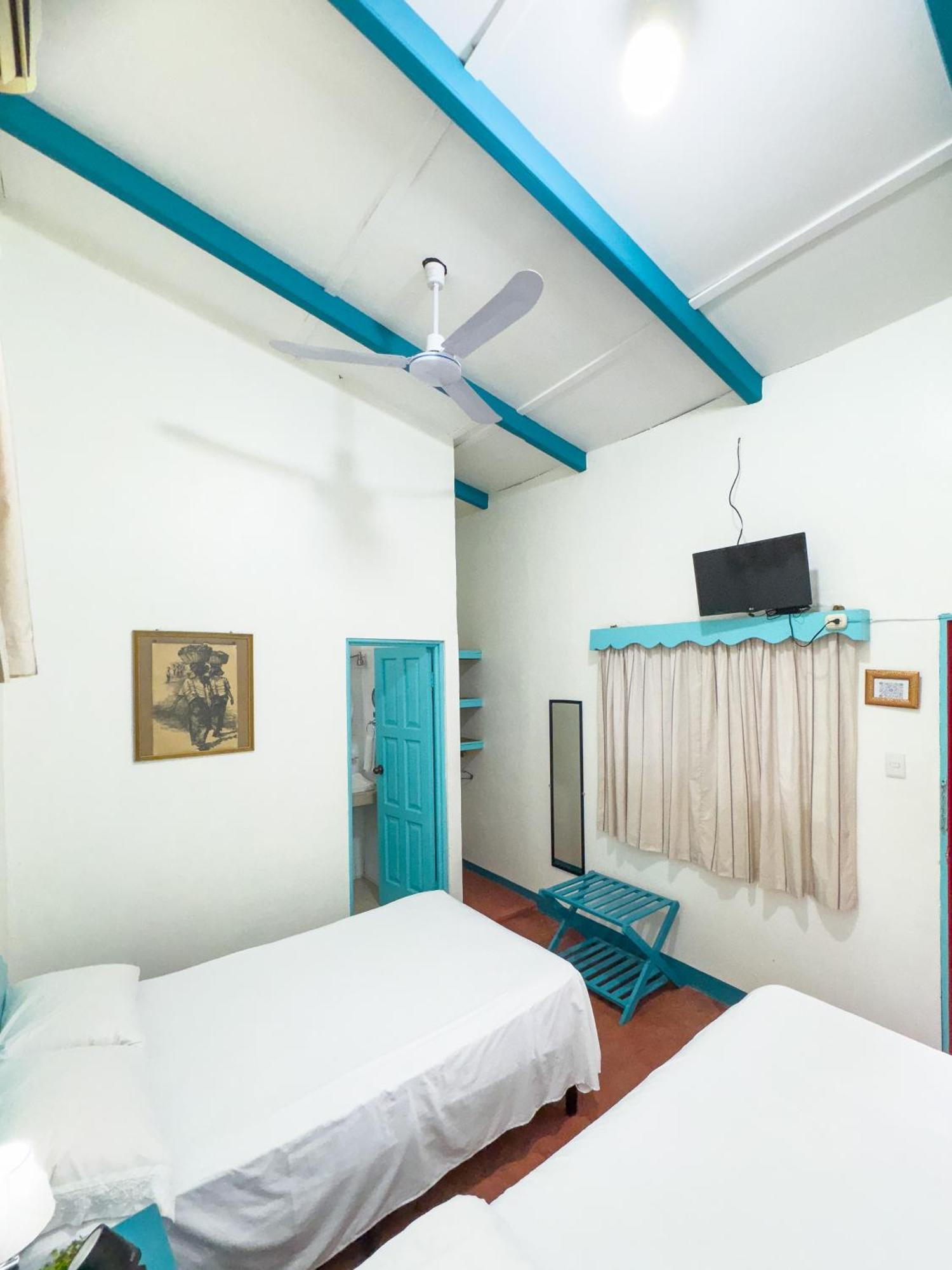 Hotel Petenchel Flores Εξωτερικό φωτογραφία